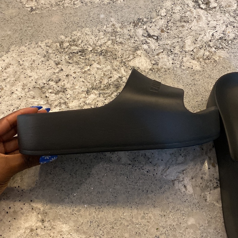 Black Balenciaga logo pool sandals - Picture 4 of 7